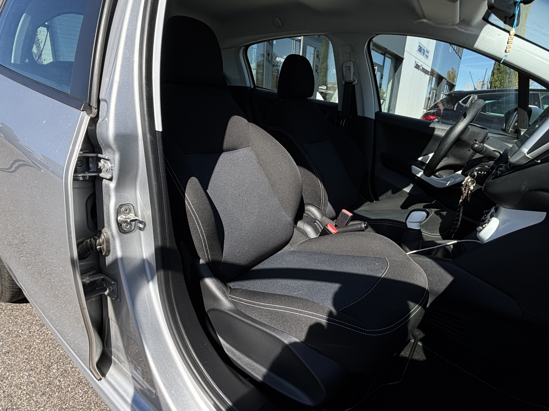 Peugeot 208 — 11