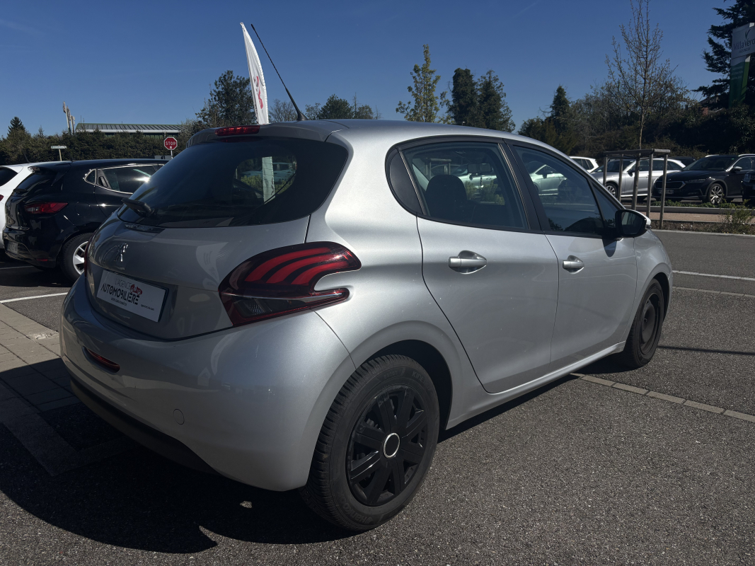Peugeot 208 — 7