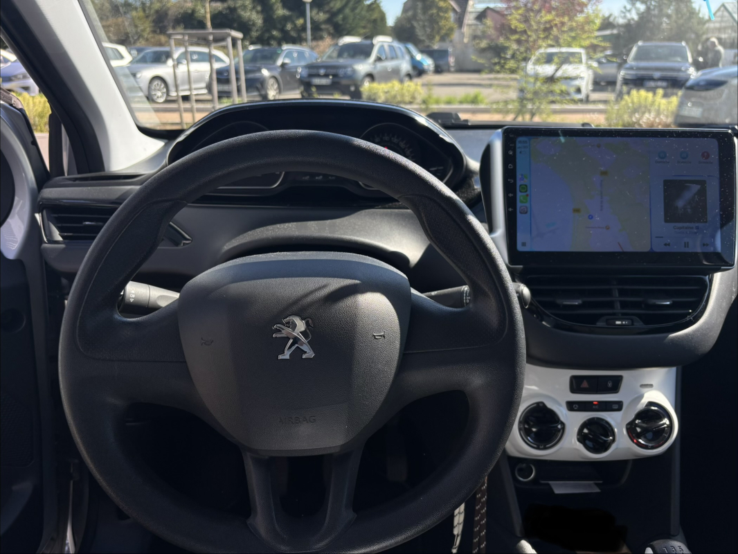 Peugeot 208 — 16