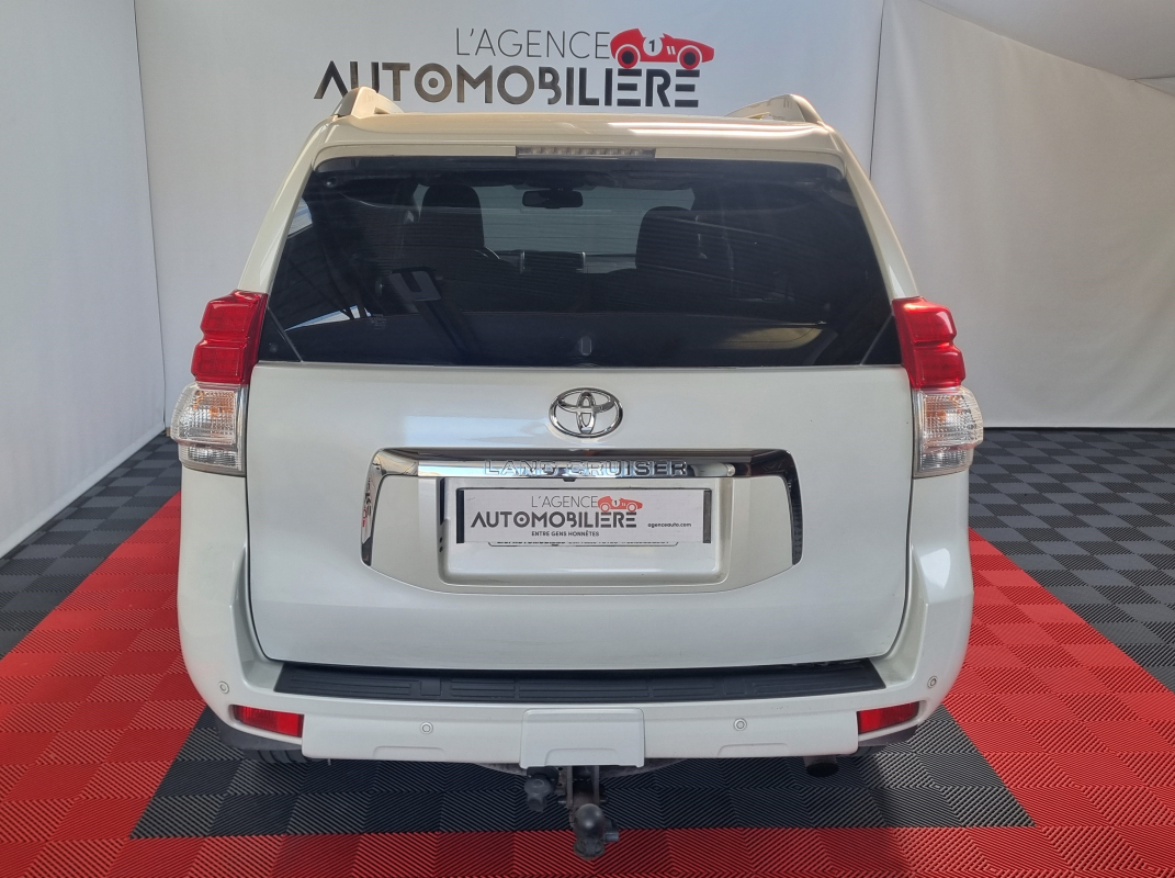 Toyota Land Cruiser — 5