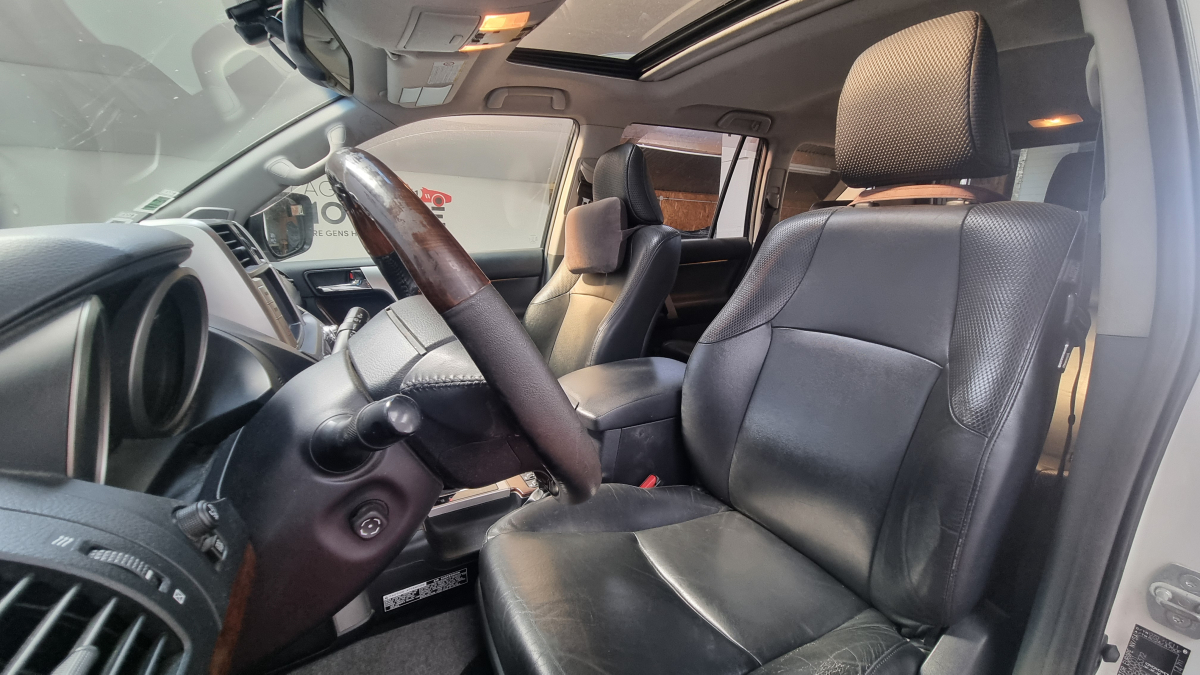 Toyota Land Cruiser — 15