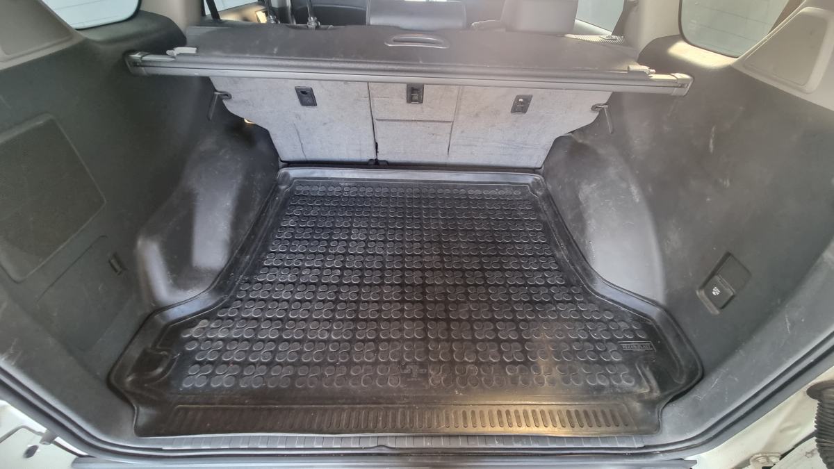 Toyota Land Cruiser — 11