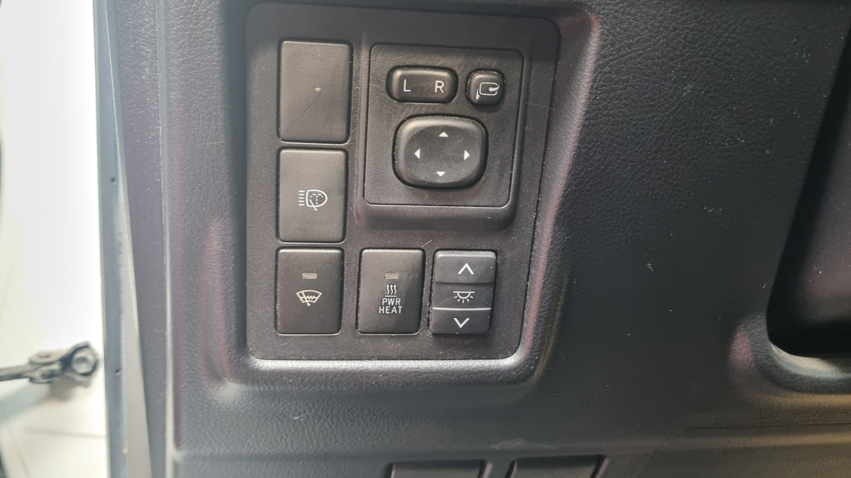 Toyota Land Cruiser — 27