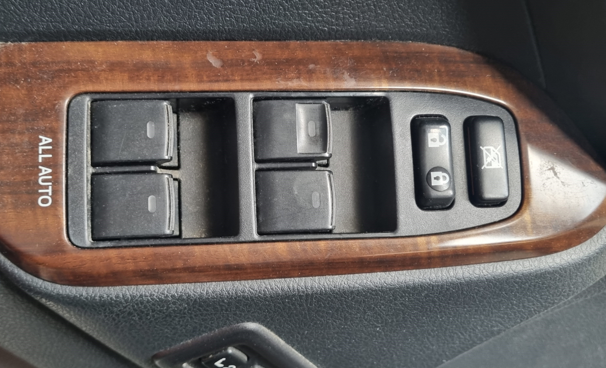 Toyota Land Cruiser — 37