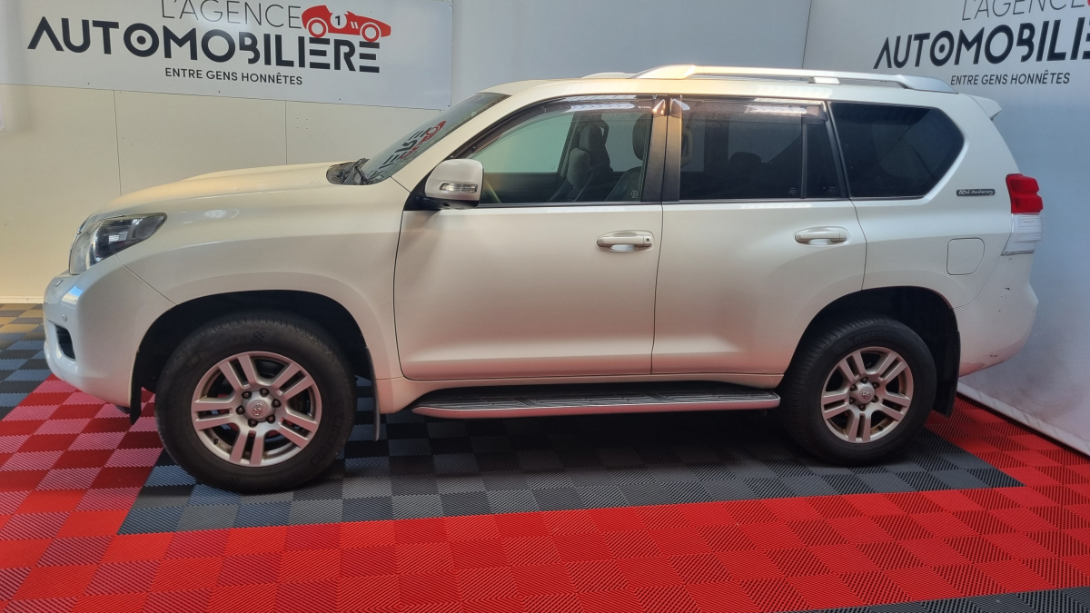 Toyota Land Cruiser — 7