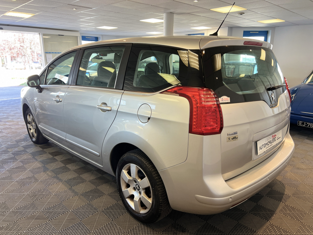 Peugeot 5008 — 3