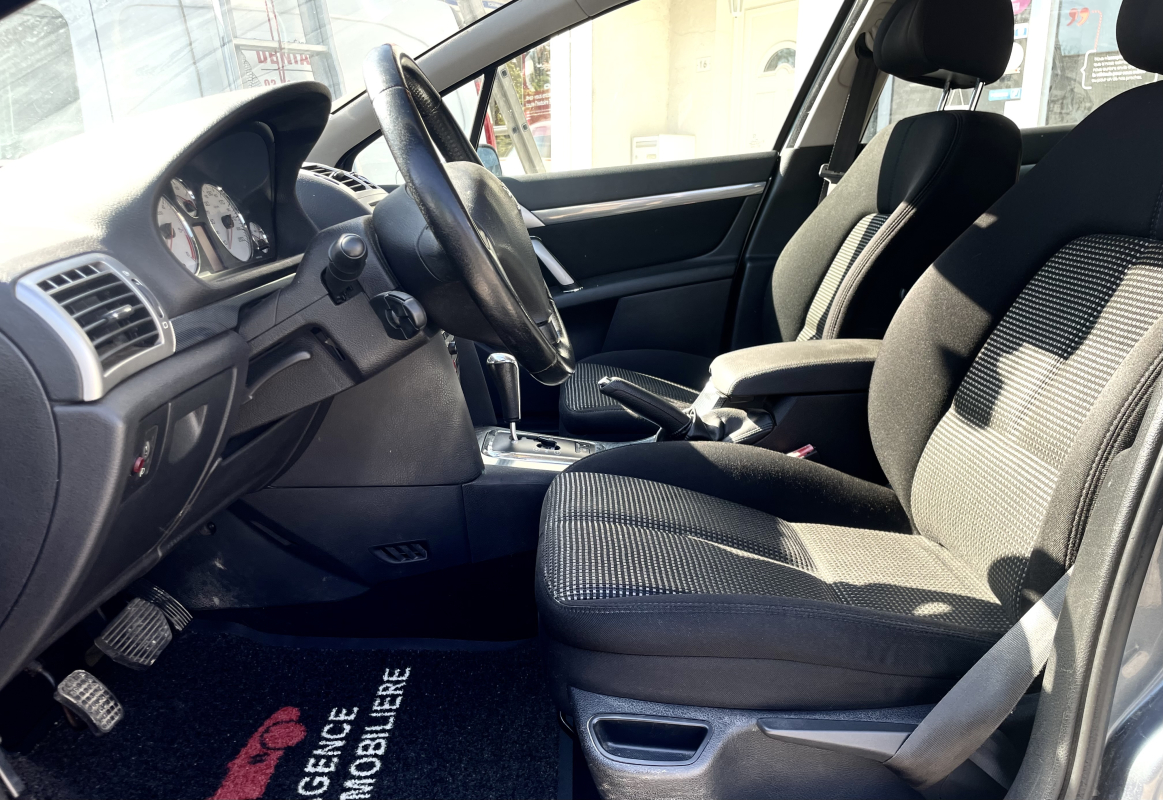 Peugeot 407 — 12