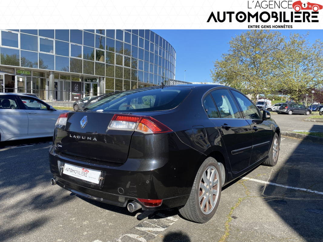 Renault Laguna — 3