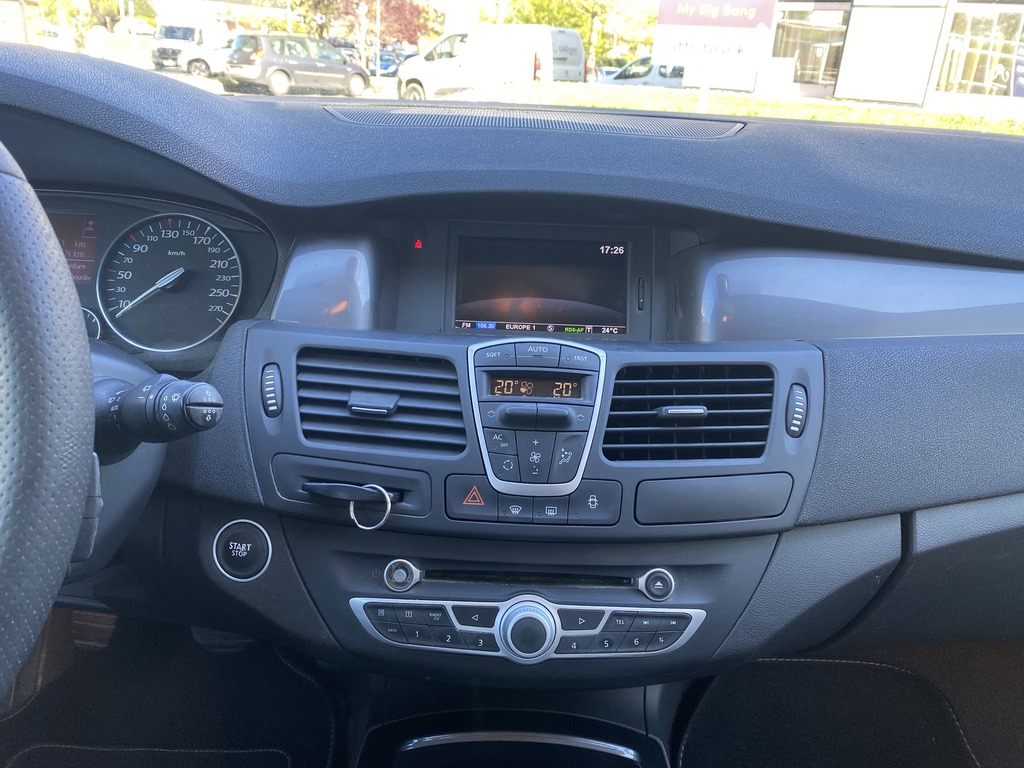 Renault Laguna — 17