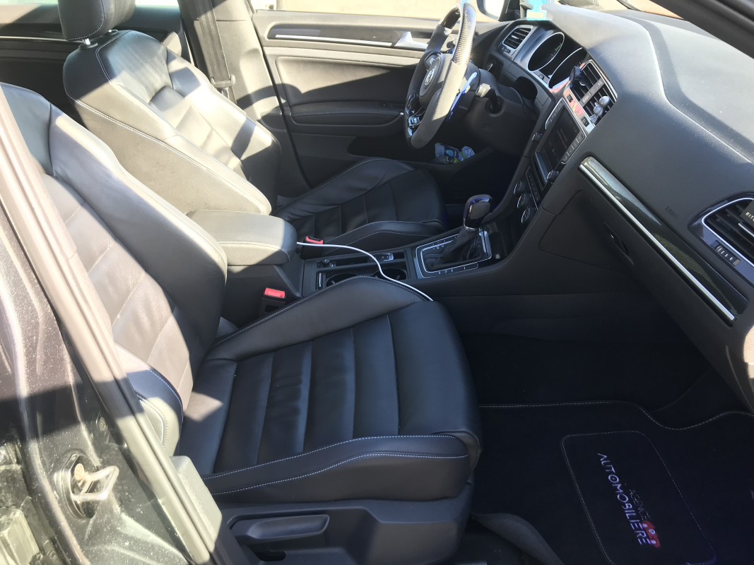 Volkswagen Golf — 30