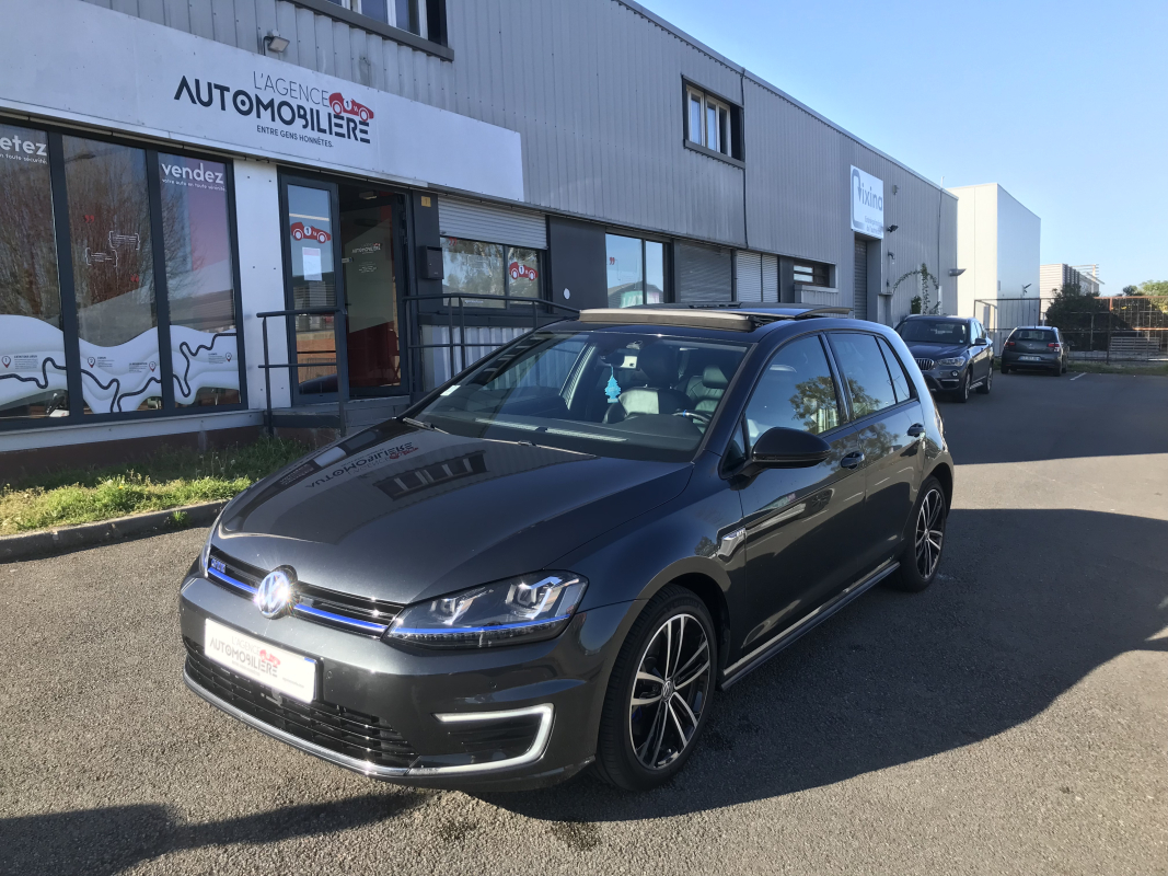 Volkswagen Golf — 33