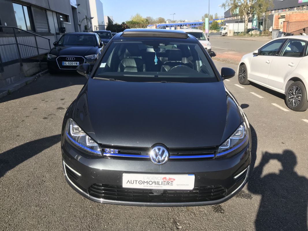 Volkswagen Golf — 8