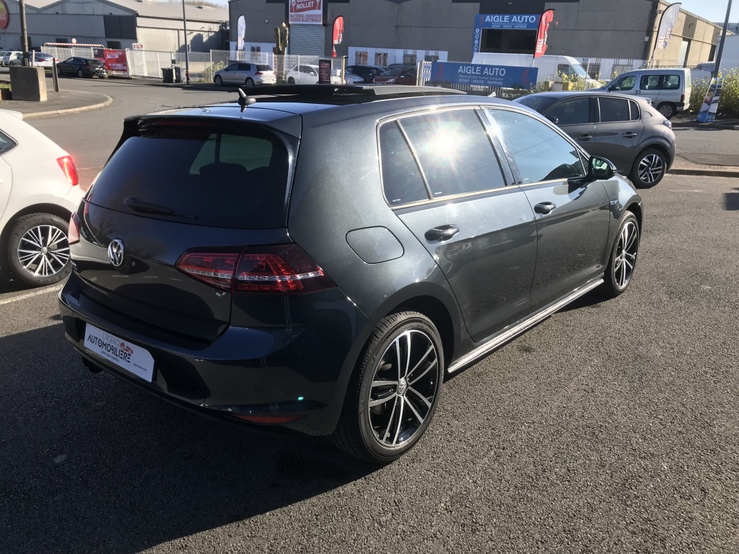 Volkswagen Golf — 6