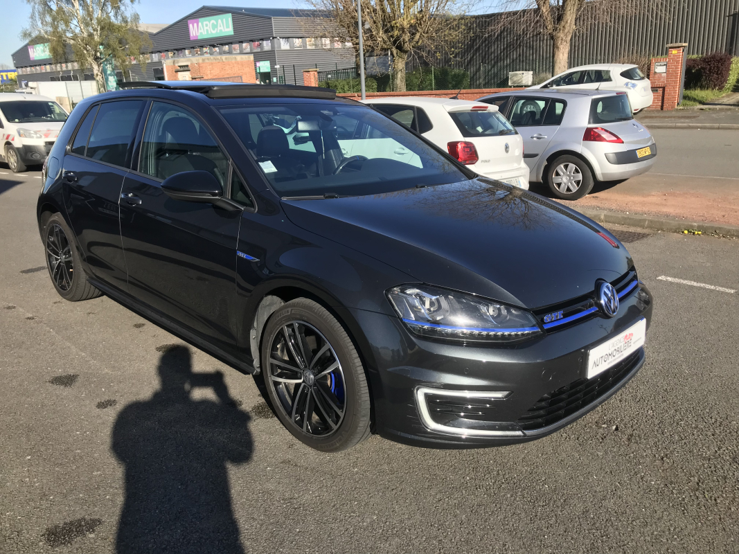Volkswagen Golf — 7