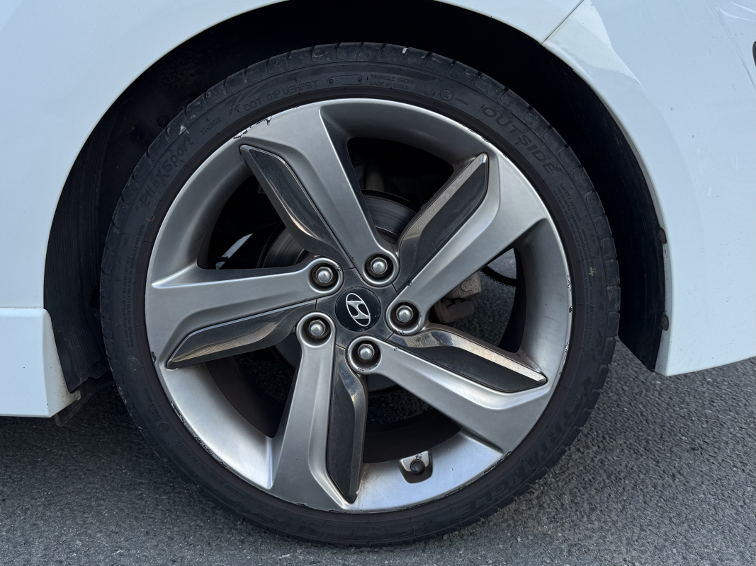 Hyundai Veloster — 38