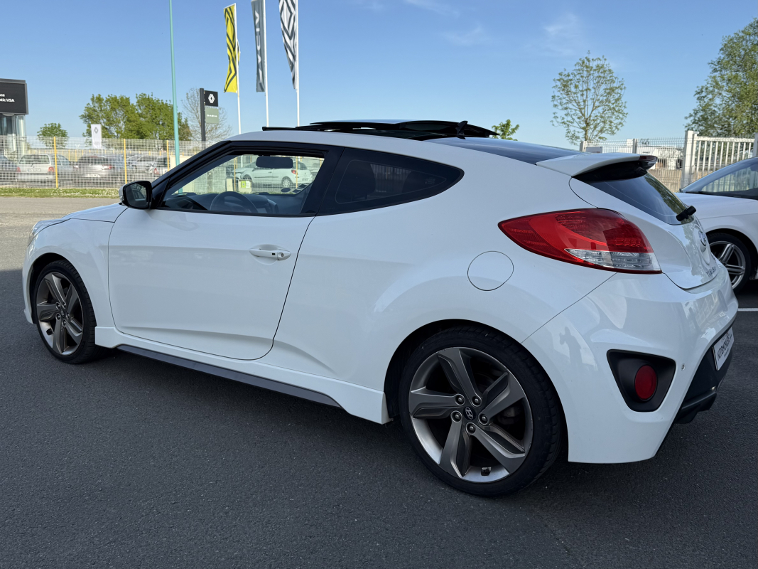 Hyundai Veloster — 7