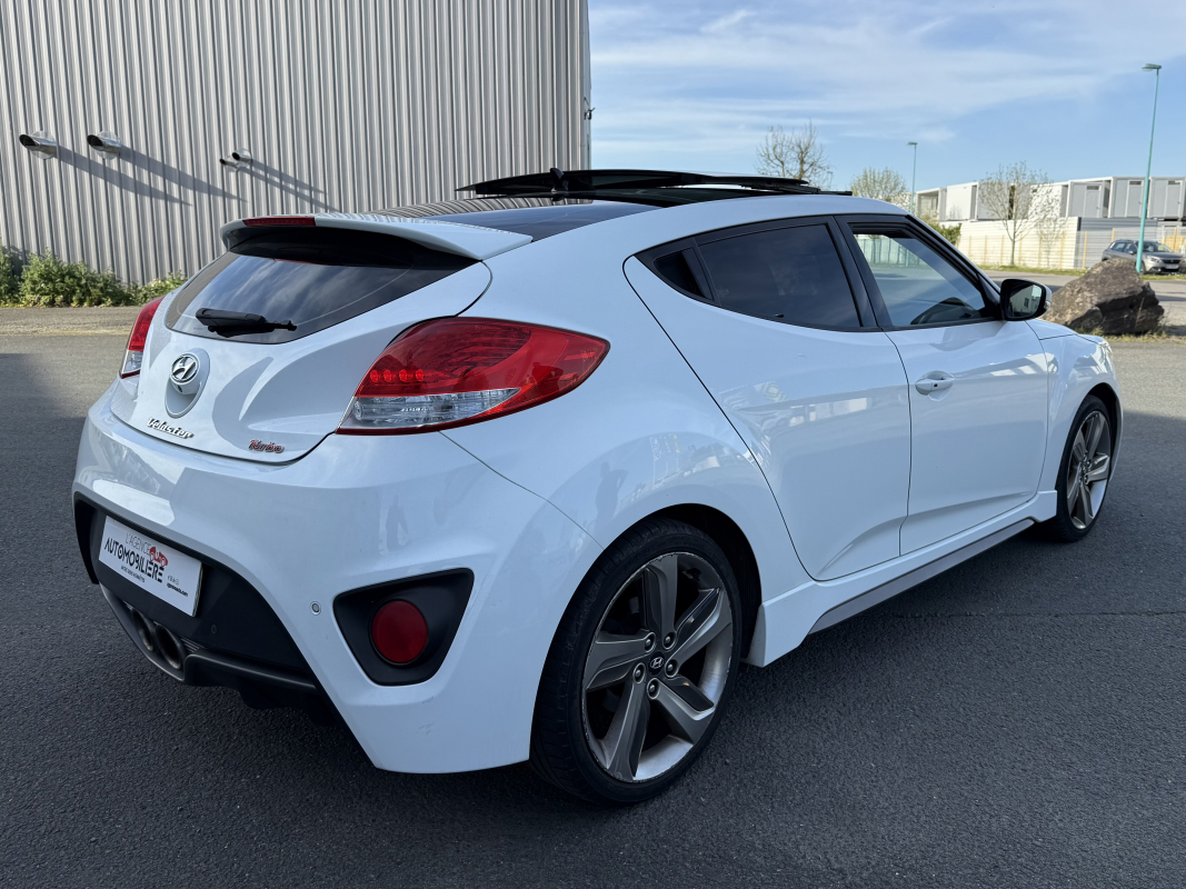 Hyundai Veloster — 5