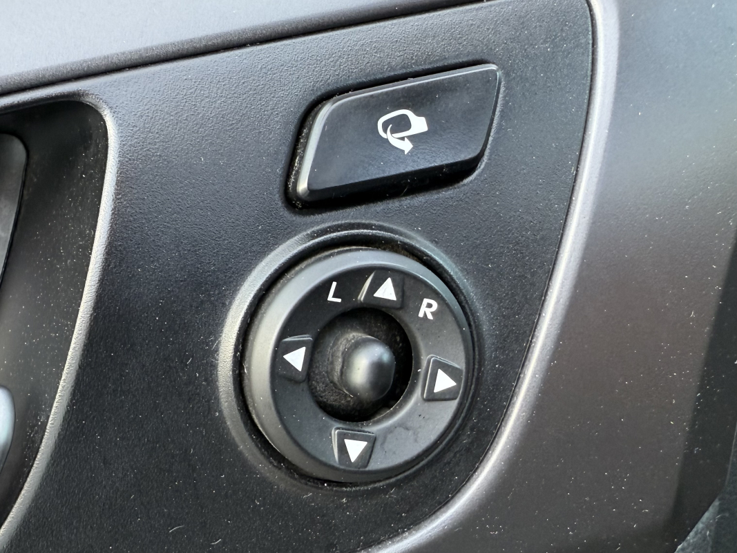 Hyundai Veloster — 30