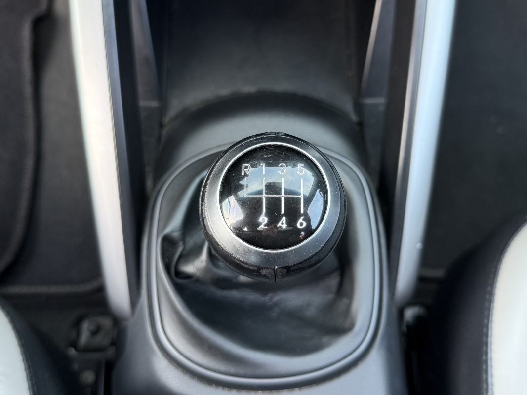 Hyundai Veloster — 21