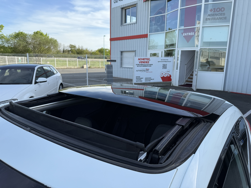 Hyundai Veloster — 9