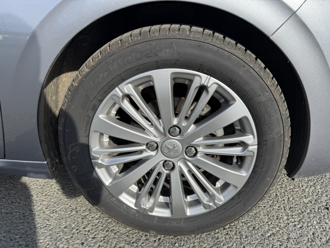 Peugeot 208 — 29