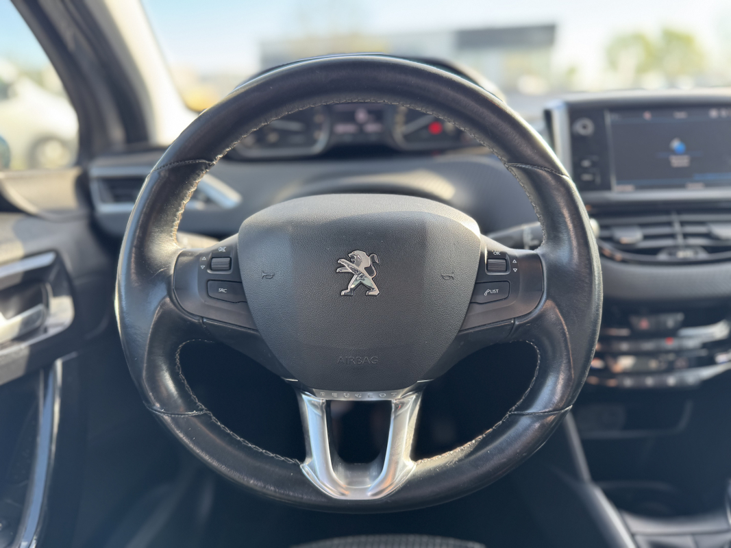 Peugeot 208 — 12