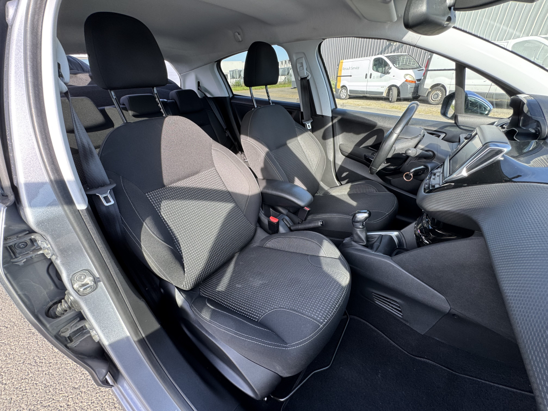 Peugeot 208 — 14