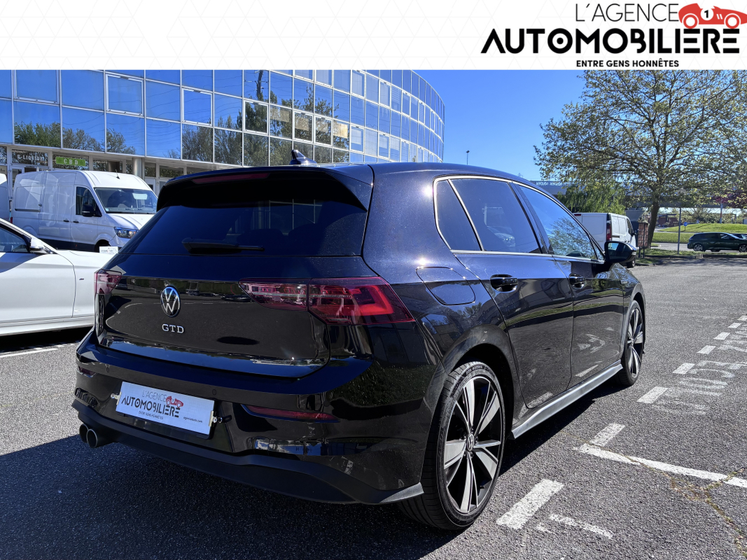 Volkswagen Golf — 5