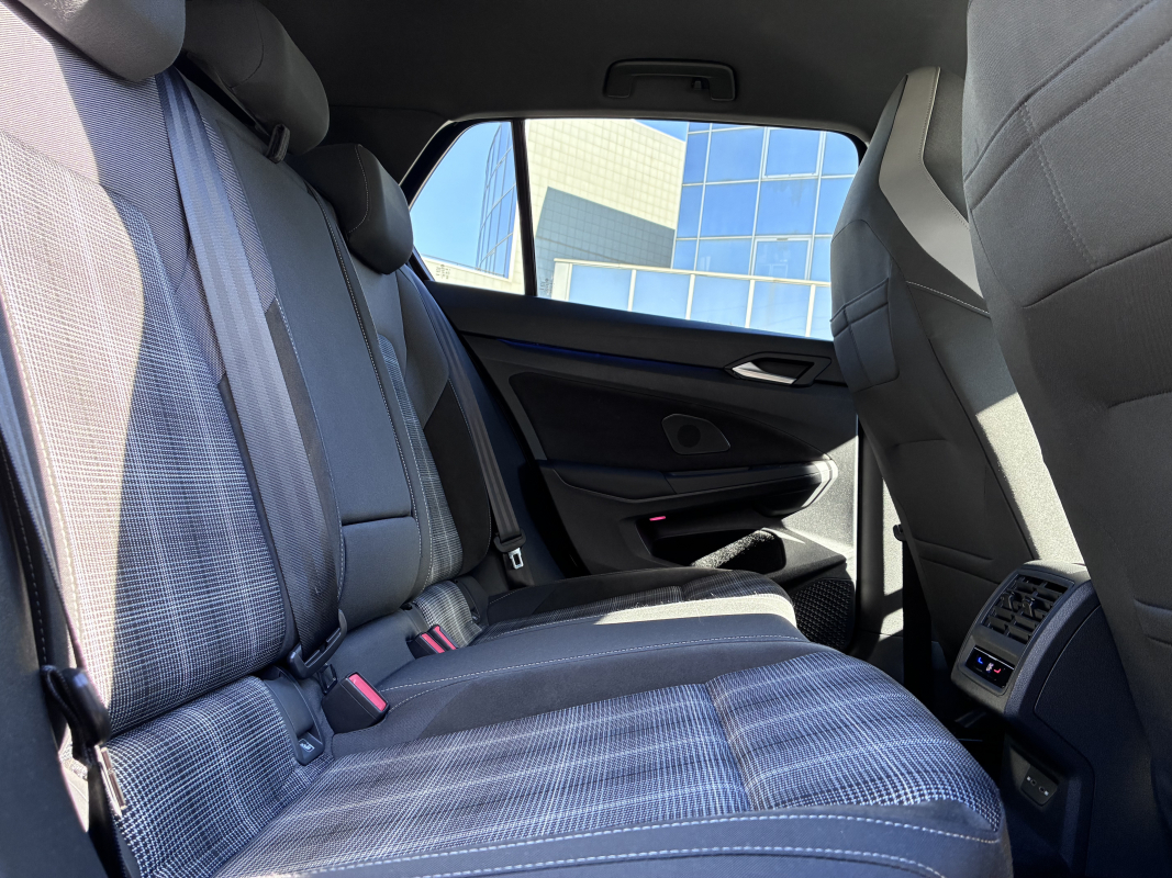 Volkswagen Golf — 15