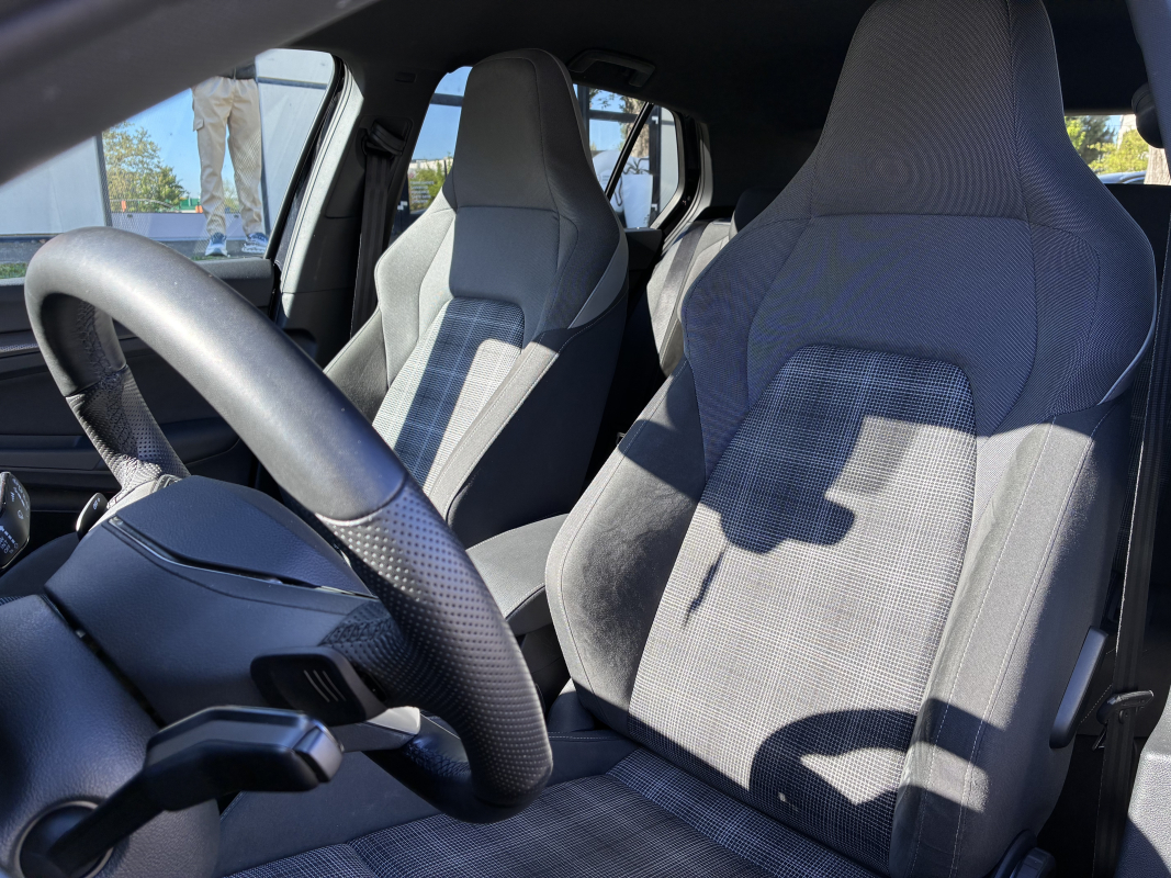 Volkswagen Golf — 9