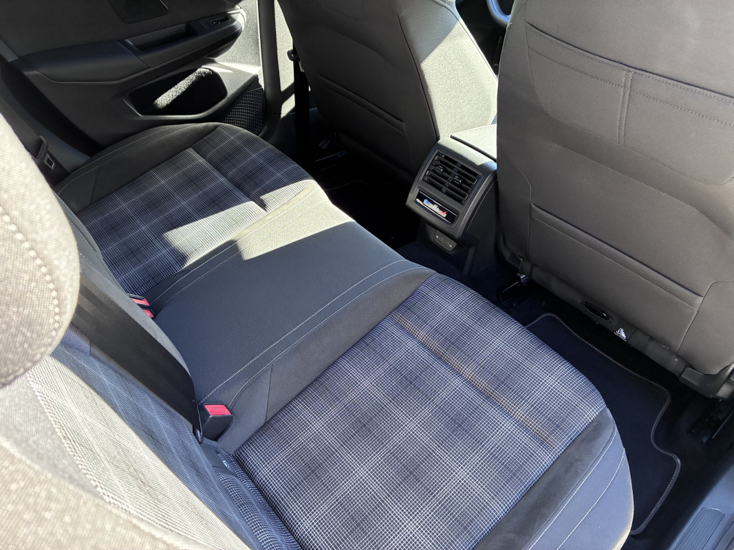 Volkswagen Golf — 16