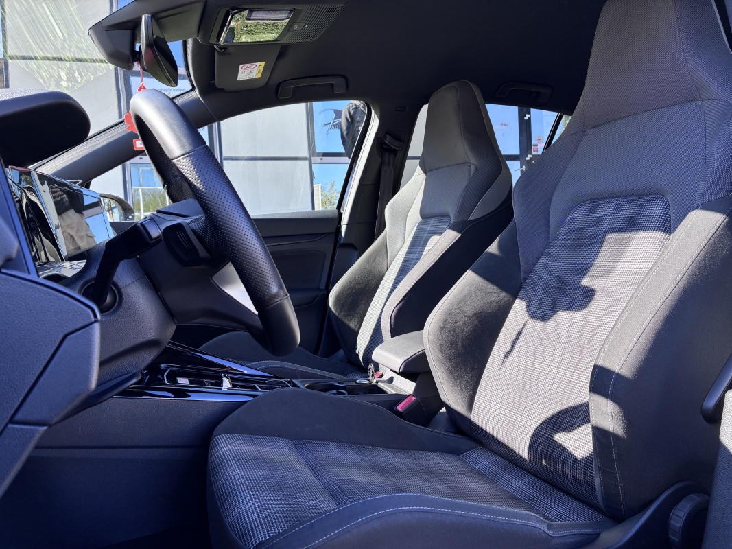 Volkswagen Golf — 8
