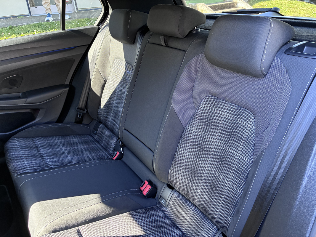 Volkswagen Golf — 17