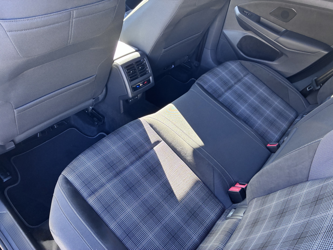 Volkswagen Golf — 18
