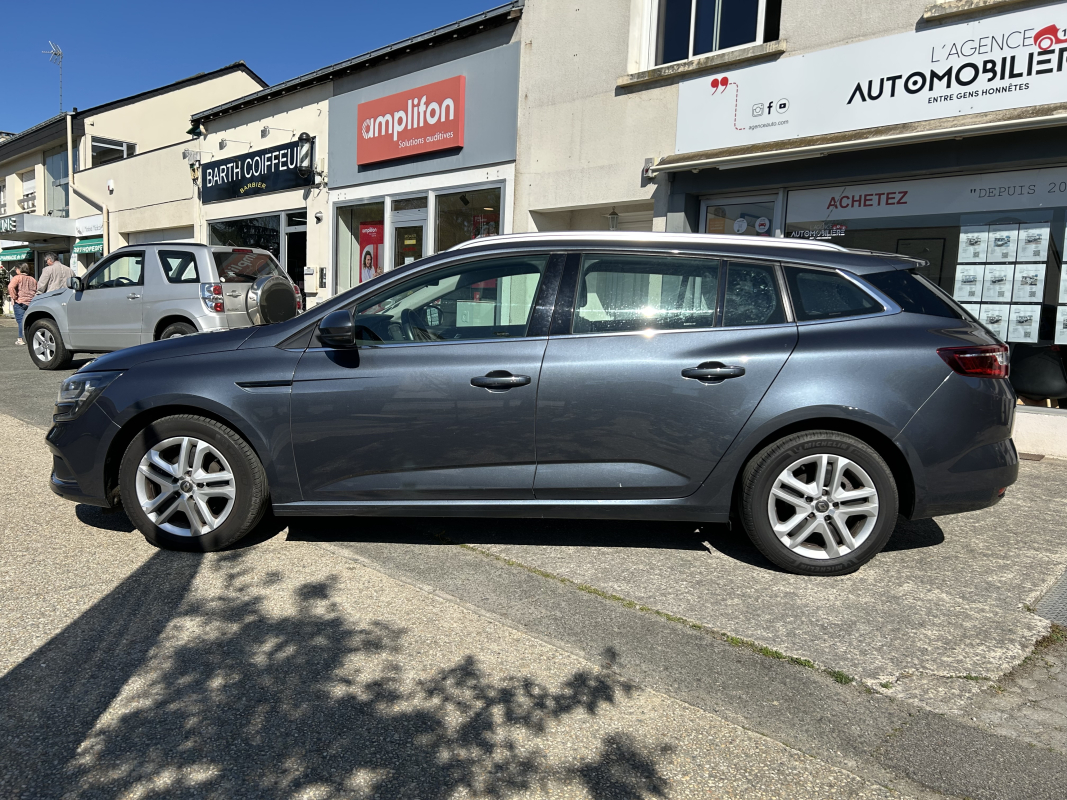 Renault Megane — 8