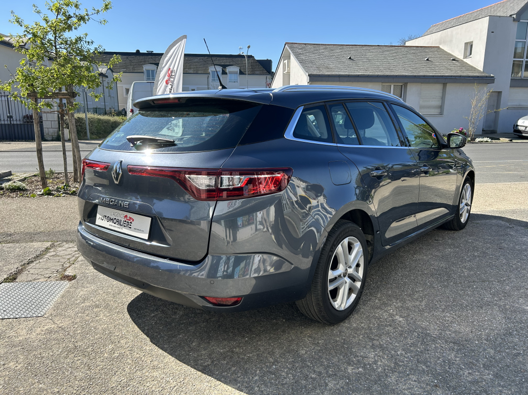 Renault Megane — 5