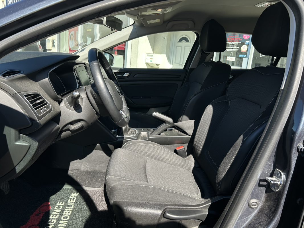 Renault Megane — 9