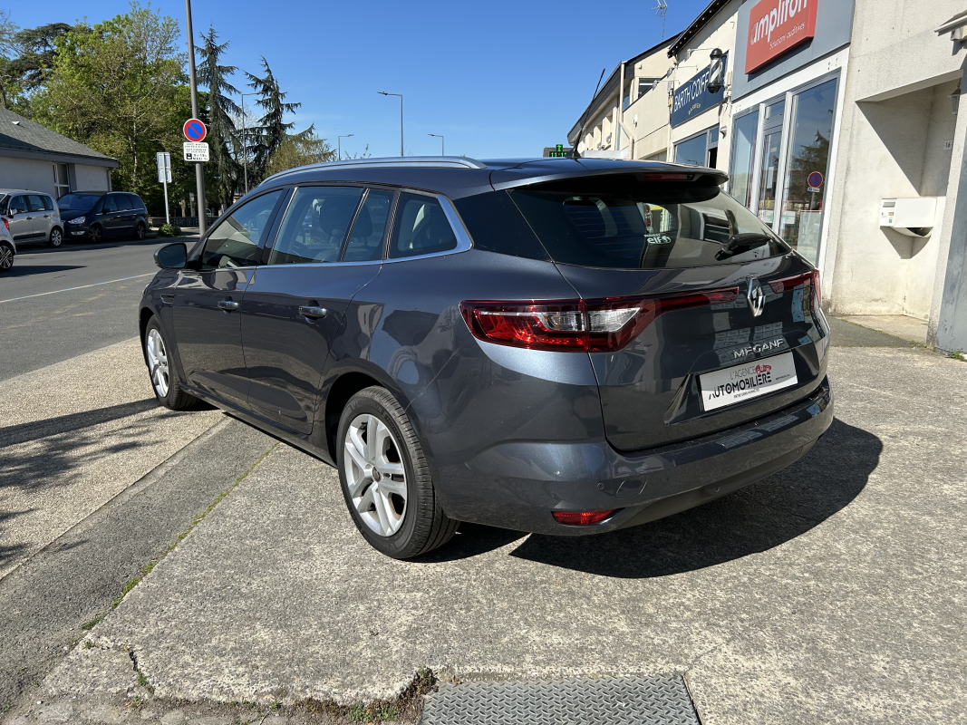 Renault Megane — 7