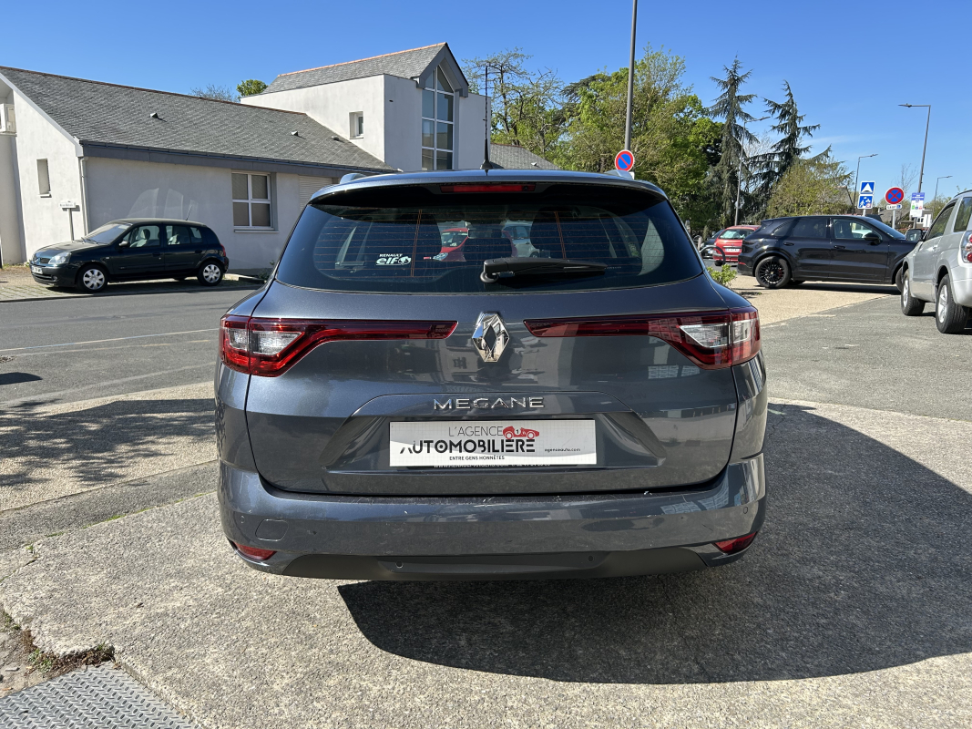 Renault Megane — 6