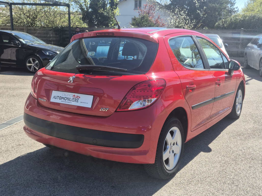Peugeot 207 — 2