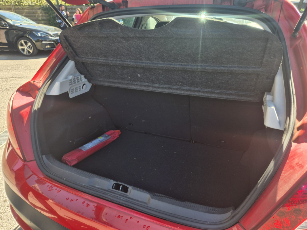 Peugeot 207 — 8