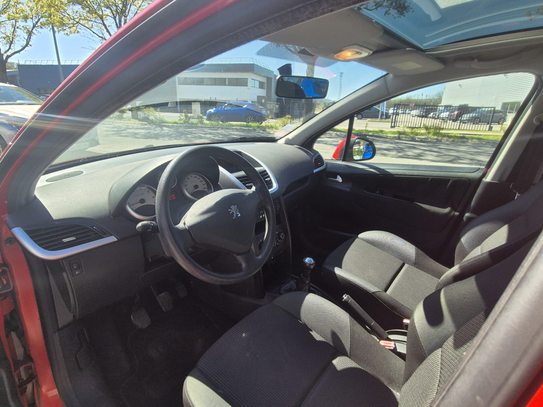 Peugeot 207 — 10