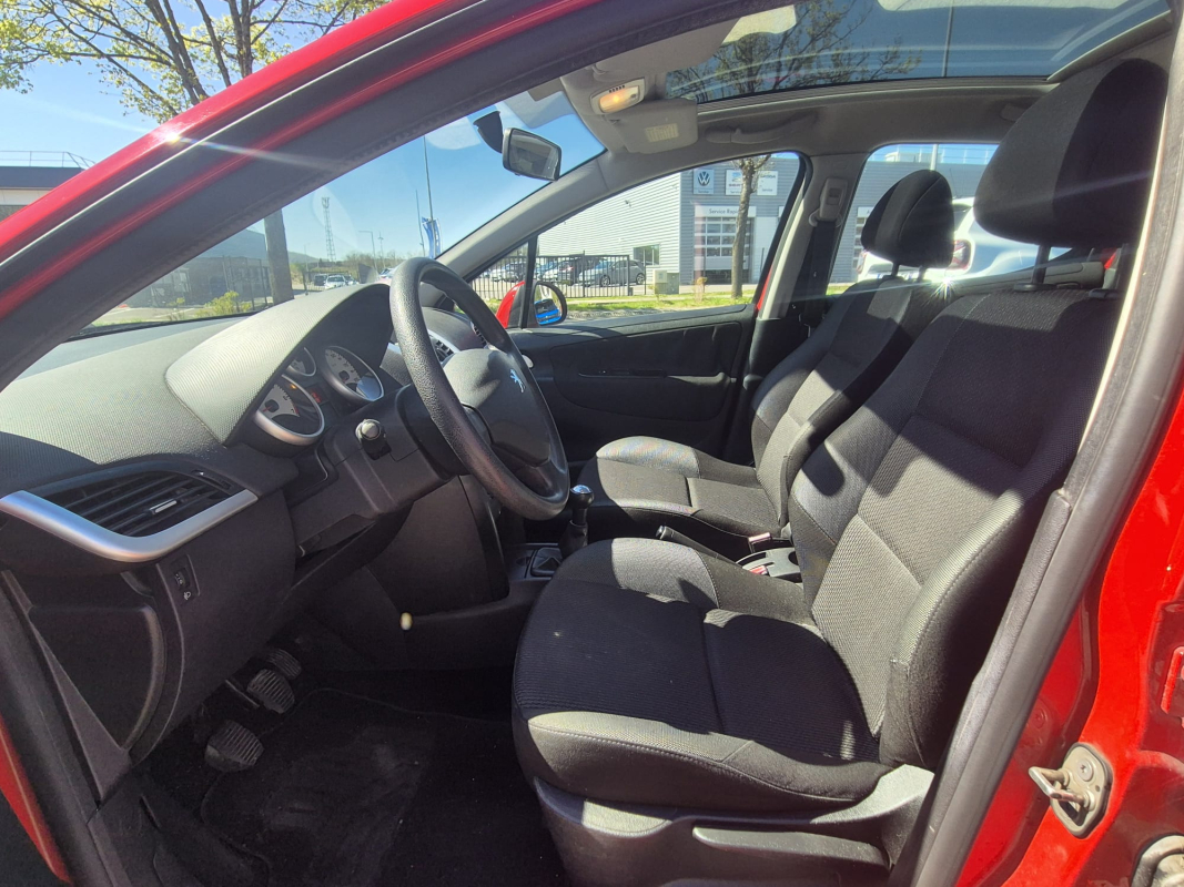 Peugeot 207 — 11