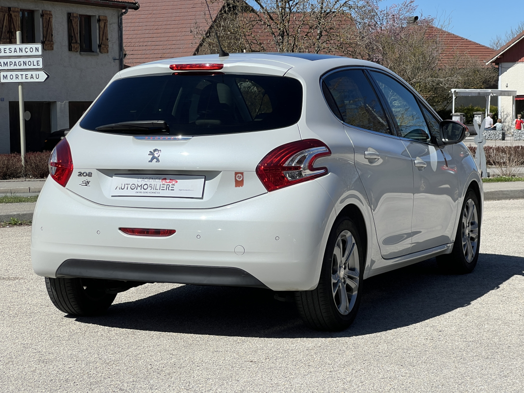 Peugeot 208 — 5