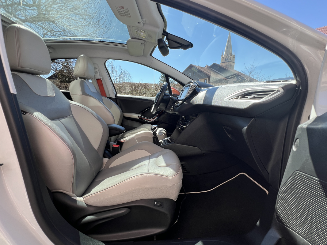 Peugeot 208 — 35