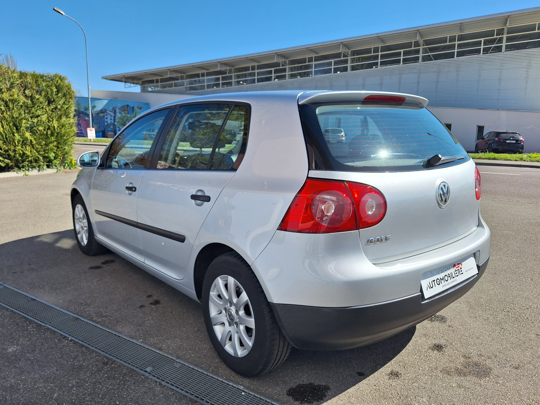 Volkswagen Golf — 5