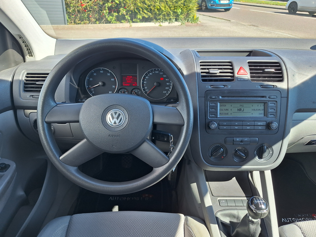 Volkswagen Golf — 15