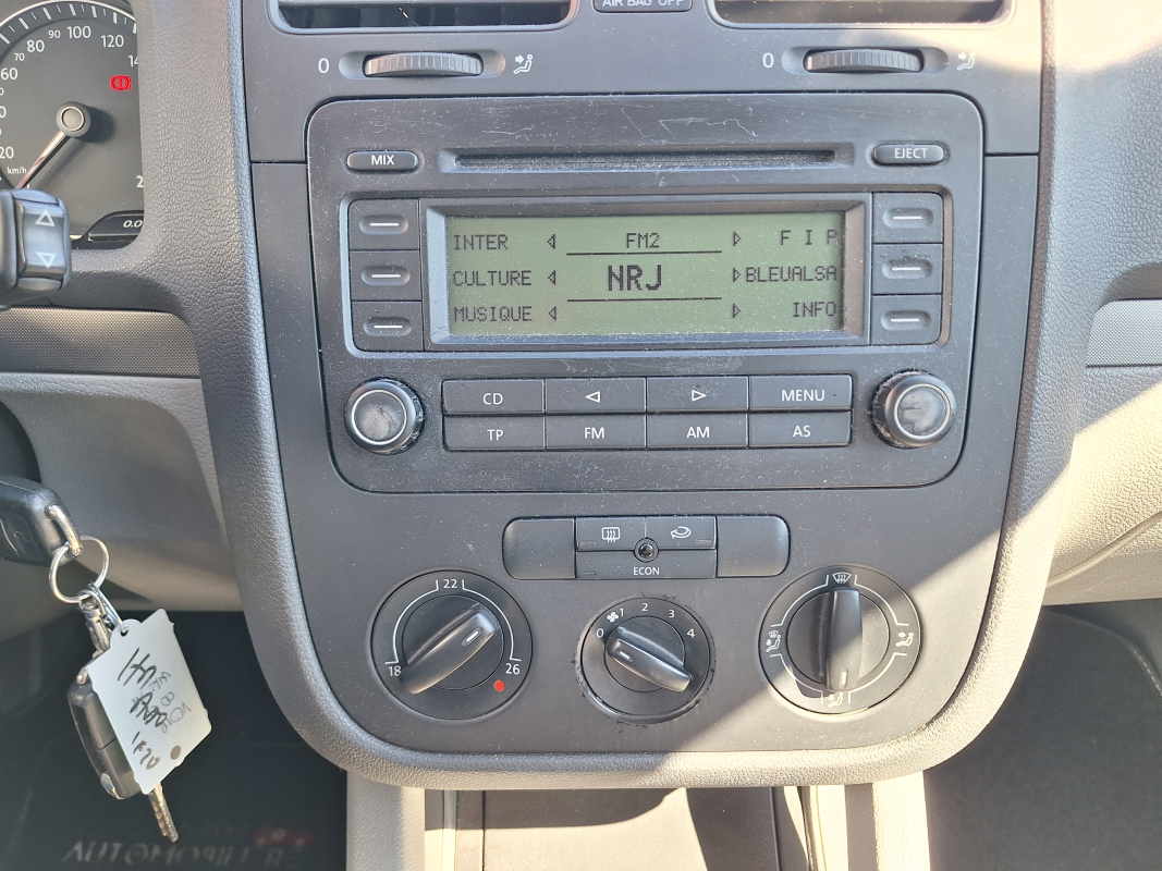 Volkswagen Golf — 18