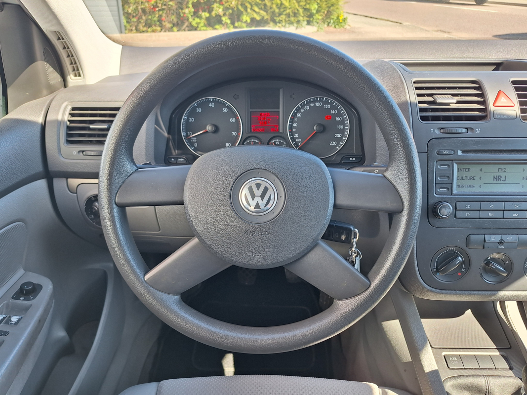 Volkswagen Golf — 16