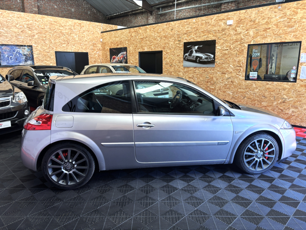 Renault Megane — 4